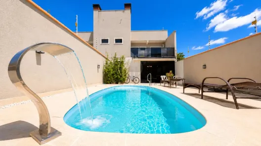 Sobrado com 5 Quartos à venda, 175m² no Guaratuba, Guaratuba
