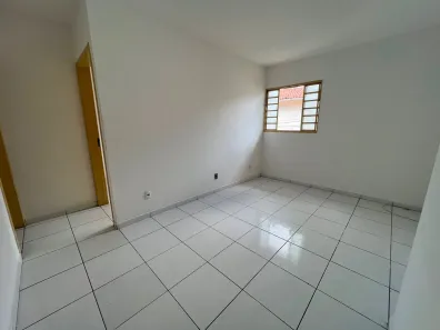 Apartamento com 2 Quartos para alugar, 45m² no Antares, Maceió