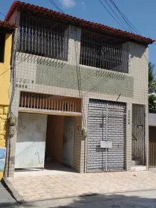 Casa com 2 Quartos para alugar, 150m² no Parreão, Fortaleza
