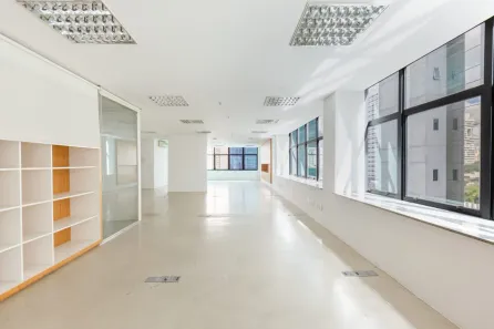 Ponto Comercial para alugar, 244m² no Vila Olímpia, São Paulo