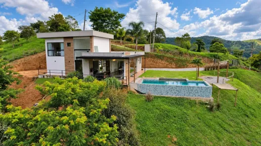 Apartamento com 3 Quartos à venda, 3491m² no Pedro do Rio, Petrópolis