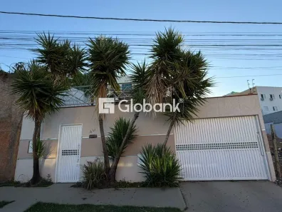 Casa com 4 Quartos para alugar, 160m² no Todos os Santos, Montes Claros