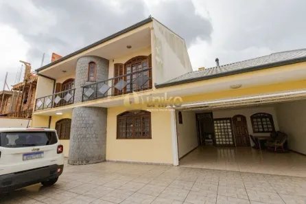 Casa com 4 Quartos à venda, 231m² no Xaxim, Curitiba