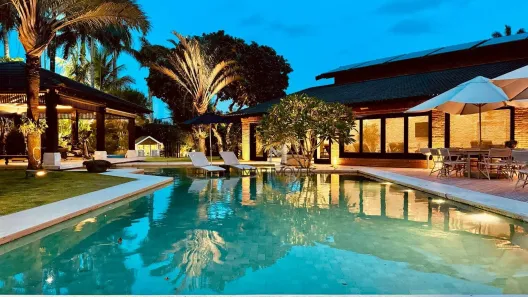Casa de Condomínio com 6 Quartos à venda, 1800m² no Jardim Acapulco, Guarujá