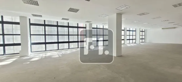 Sala Comercial para venda ou aluguel, 550m² no Centro, São Paulo