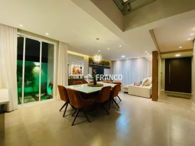 Casa de Condomínio com 4 Quartos à venda, 368m² no Parque Santo Antônio, Taubaté