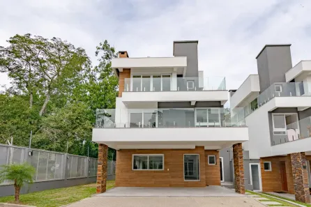 Casa com 3 Quartos para alugar, 310m² no Pedra Redonda, Porto Alegre