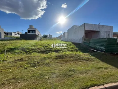 Lote/Terreno à venda, 359m² no Granja Marileusa, Uberlândia