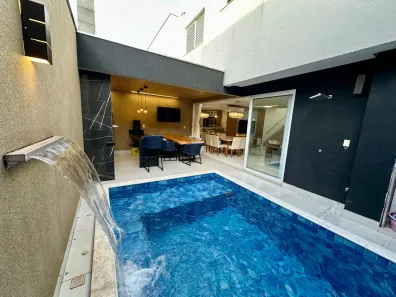 Casa de Condomínio com 3 Quartos à venda, 180m² no Jardim Vitória, Goiânia