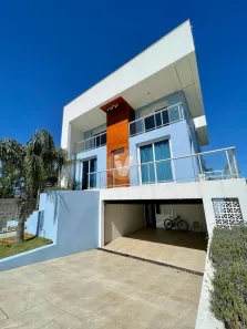 Casa de Condomínio com 4 Quartos à venda, 280m² no Tomazetti, Santa Maria