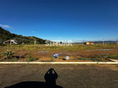 Lote/Terreno à venda, 250m² no Centro, Tubarão
