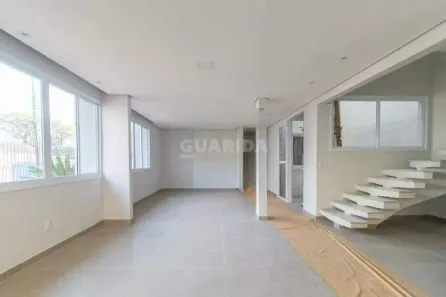 Casa com 3 Quartos para alugar, 210m² no Partenon, Porto Alegre
