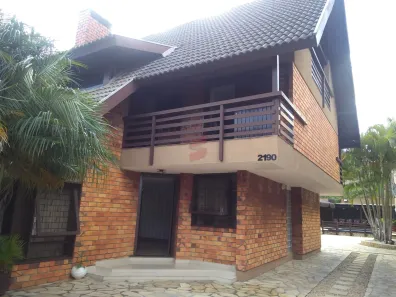 Casa com 3 Quartos à venda, 630m² no Guaíra, Curitiba
