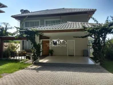Casa de Condomínio com 3 Quartos à venda, 230m² no Mosela, Petrópolis