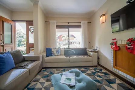 Casa de Condomínio com 3 Quartos à venda, 205m² no Floresta, Gramado