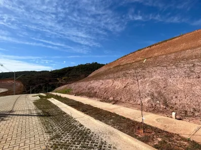 Lote/Terreno à venda, 300m² no Vina Del Mar, Juiz de Fora