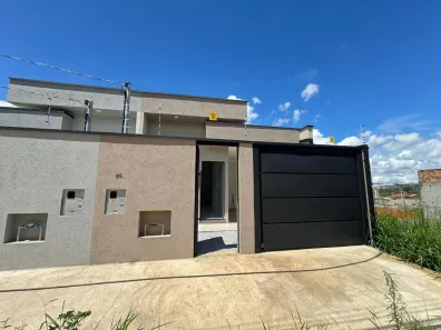 Casa com 3 Quartos à venda, 200m² no Santo Expedito IV, Pouso Alegre