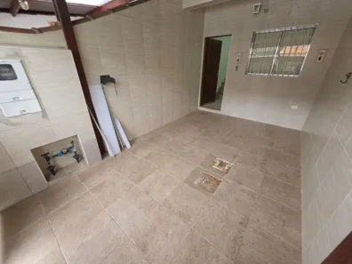 Sobrado com 2 Quartos para alugar, 61m² no Sítio do Campo, Praia Grande