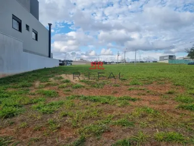 Lote/Terreno à venda, 300m² no Centro, Piratininga