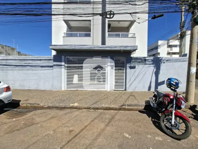 Apartamento com 2 Quartos para alugar, 47m² no Segismundo Pereira, Uberlândia