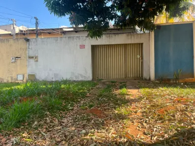 Casa com 2 Quartos para alugar, 150m² no Jardim Petrópolis, Goiânia