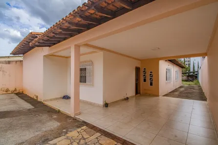 Casa com 3 Quartos à venda, 240m² no Saraiva, Uberlândia