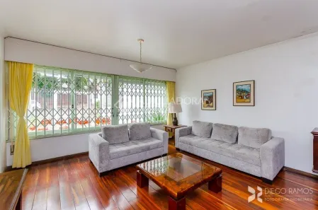 Casa com 4 Quartos à venda, 442m² no Três Figueiras, Porto Alegre