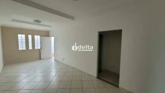 Casa com 3 Quartos à venda, 220m² no Santa Mônica, Uberlândia