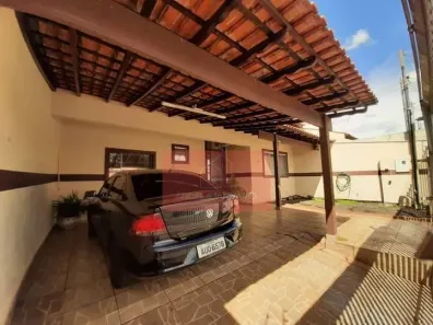 Casa com 3 Quartos à venda, 156m² no Jardim Athenas, Londrina