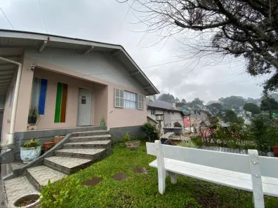 Casa com 4 Quartos à venda, 135m² no Dutra, Gramado