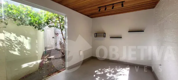 Sala Comercial para alugar, 22m² no Morada da Colina, Uberlândia