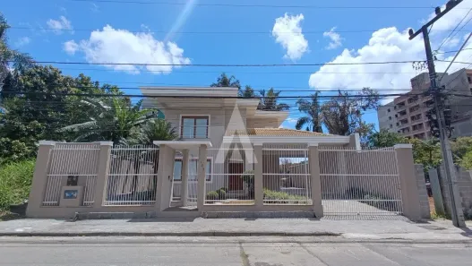 Casa com 3 Quartos à venda, 306m² no Costa e Silva, Joinville
