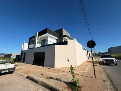Casa com 4 Quartos à venda, 165m² no Planalto, Montes Claros