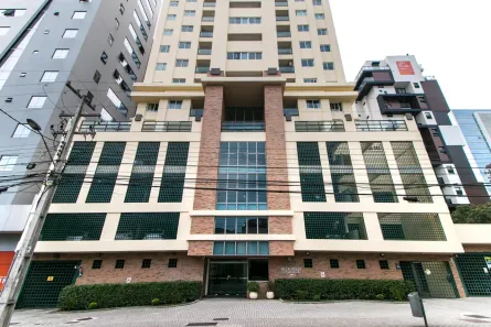 Apartamento com 2 Quartos para alugar, 62m² no Centro, Curitiba