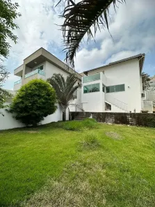 Casa de Condomínio com 3 Quartos à venda, 250m² no Grama, Juiz de Fora