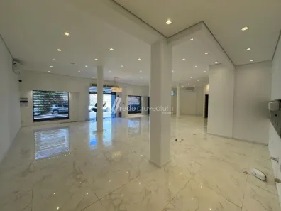 Prédio Comercial com 2 Quartos para alugar, 254m² no Cambuí, Campinas
