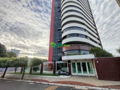Apartamento com 3 Quartos para alugar, 200m² no Jóquei, Teresina
