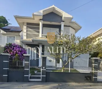 Casa com 4 Quartos à venda, 287m² no Santa Mônica, Florianópolis