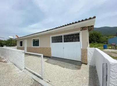 Casa com 2 Quartos para alugar, 80m² no Praia de Fora, Palhoça