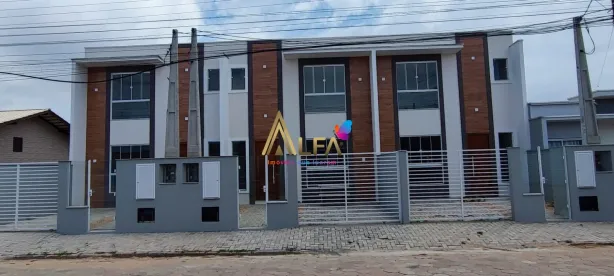 Sobrado com 3 Quartos à venda, 98m² no Meia Praia, Navegantes