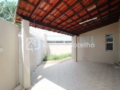 Casa com 3 Quartos à venda, 140m² no Presidente Roosevelt, Uberlândia