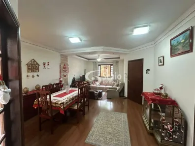 Casa com 3 Quartos à venda, 200m² no Estádio, Rio Claro
