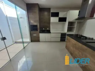 Casa de Condomínio com 3 Quartos à venda, 130m² no Aclimação, Uberlândia
