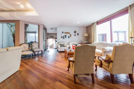 Casa com 4 Quartos à venda, 378m² no Chácara das Pedras, Porto Alegre