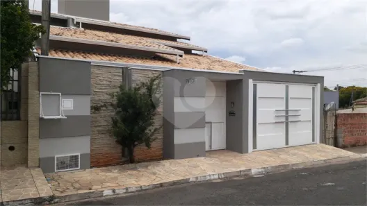 Sobrado com 3 Quartos à venda, 240m² no Elias Fausto, Elias Fausto