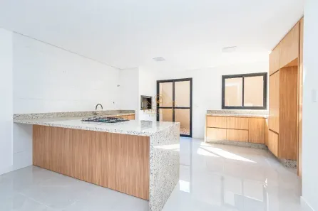 Casa de Condomínio com 3 Quartos à venda, 225m² no Tingui, Curitiba