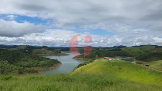 Fazenda/Sítio com 2 Quartos à venda, 60m² no Jardim Colônia, Jacareí