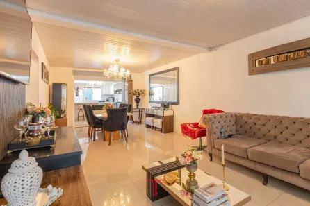 Casa com 2 Quartos à venda, 210m² no Sítio Cercado, Curitiba