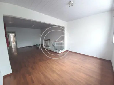 Imóvel Comercial com 4 Quartos para alugar, 10m² no Centro, Marília