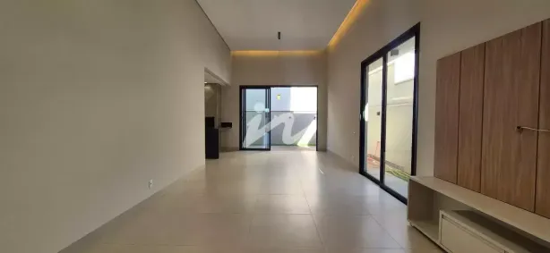 Casa com 3 Quartos para alugar, 238m² no Nova Uberlândia, Uberlândia